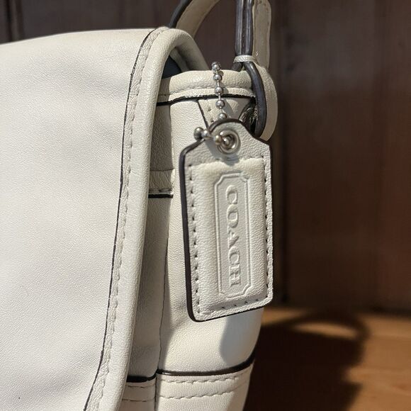 Coach Hadley Leather field bag Chalk Silver Gorgeous F29763 Crossbody Hangtag - Picture 3 of 13